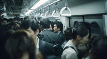 网传客运列车15分钟疏散截图疑为假，真相揭秘与紧急情况应对策略