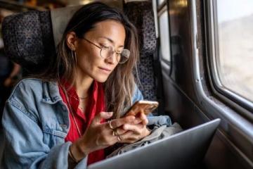 共搭时代列车：数字化服务助力全民素养提升