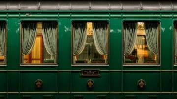 乘慢车省钱，你愿意尝试绿皮火车吗？