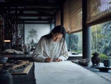 内蒙古姑娘杭州求学挥洒笔墨，共赴乡愁之旅