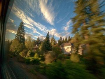 高铁之旅中的美味瞬间