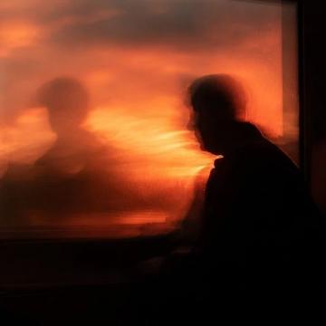 在K1348列车上，一个普通人所见到的温暖的一刻