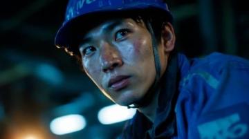 大学生陈明宇列车紧急救人，获济南铁路局锦旗表彰