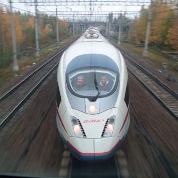 高铁上的免费WIFI成摆设，遭到经济学专家质疑，明明不是什么复杂的问题