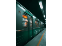 又一列车停车断电-停车列车