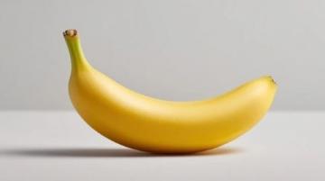 有些男性学生可能会选择在火车上或公共交通工具上专注于学习，因为这些地方相对安静且干净，可以更好地集中注意力。