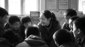 潮州校长高铁站英勇救女童：为人师表显担当