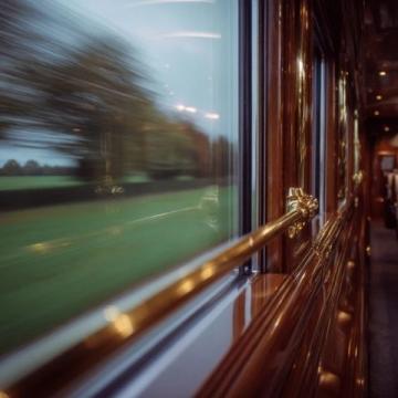 在火车上专注学习：移动中的成长力量不容小觑