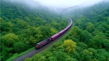 绿皮火车：经济出行的选择