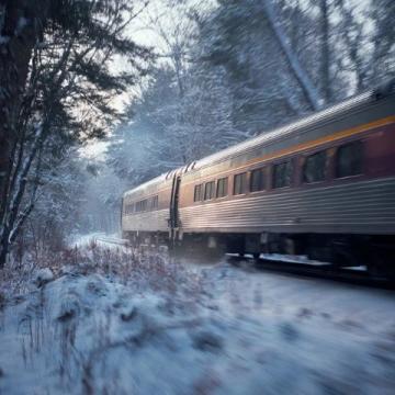 穿越冰雪与星际：雪国列车的魅力