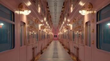 无座乘客站一等车厢被拒，列车员称须补差价才能进入