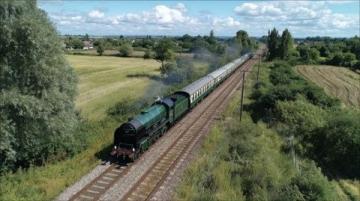 追寻旧时光：21:59重上绿皮列车，南行记忆之旅