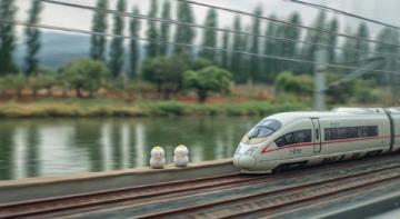 多重安全保障为何失效？西班牙高铁惨案背后的谜团