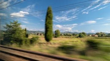 普速列车上有个旅客看不见的乘务员(列车上的乘务员)