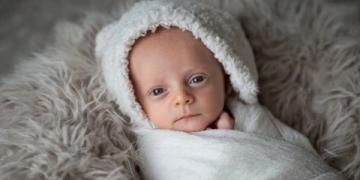 
如果您想讨论关于婴儿照顾和责任感的问题，或者需要更多信息，请告诉我。