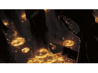 高铁上金手链掉落，地勤徒手捞回万财失而复得