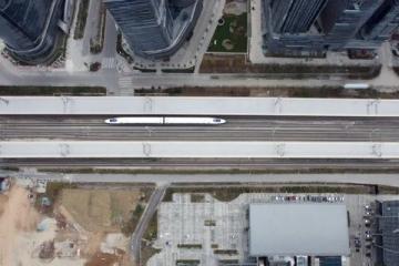 兰州客运段通报_一则关于高铁上女子脱鞋举起双脚做拉伸的事件