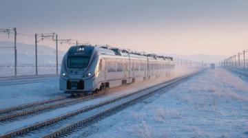 兰州客运段通报_一则关于高铁上女子脱鞋举起双脚做拉伸的事件