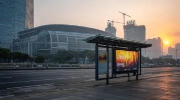 杭州火车东站：女子带三孩返乡途中上演寻子急行军