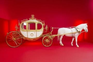 10分钟16节车厢，最有味道的铁路人为高铁清肠排污