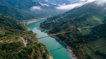 乘高铁直达吕梁，游碛口古镇赏黄河流凌、登北武当山观雪凇、吃土豆合楞子