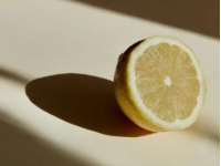 旅客月经突至遭遇困境：K228次列车上的尴尬经历