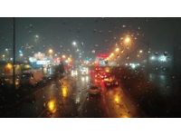 郑州多趟列车及航班停运受暴雨影响严重