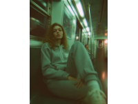 女子在列车上突然昏倒了!