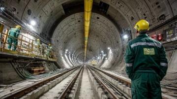 高铁隧道内被困3小时，停水停电不许下车，谁来守护安全？