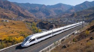 女子自驾带妈游三亚,避开飞机和高铁选哪种出行方式?