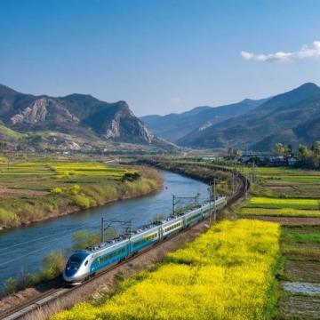 新疆清明出行无忧！105列加班列车助力南北东疆旅游高峰