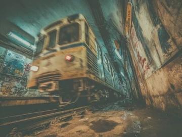 地铁列车能跑到国家干线铁路上跑吗?深度解析运行的物理壁垒与科学真相