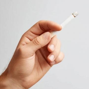 高铁站台是否应该禁烟？我的看法是应该。