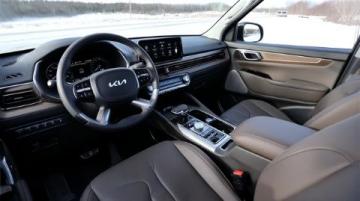 35万体验英菲尼迪QX50:三屏大联屏,2.0T动力,油耗低至7.7L。