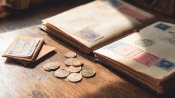 列车员拾金不昧,交回万元财物