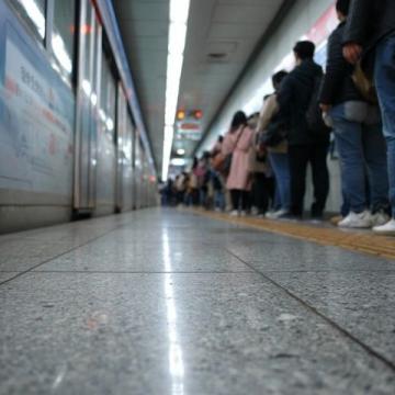 衡阳火车站部分列车停运，旅客请注意最新消息