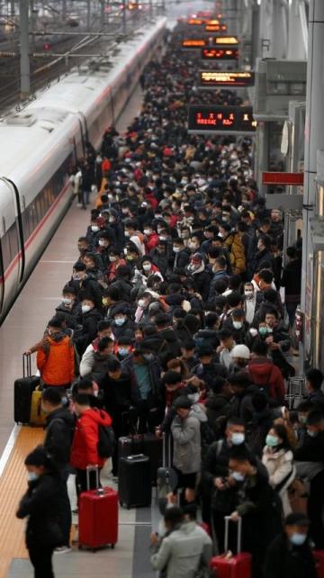 岳阳站列车运行图重大调整:取消停靠的列车与最新出行指南