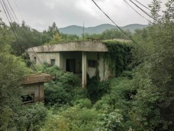强降雨致高压线塔倾倒，多趟途经阜阳的列车折返或停运，官方故障已处置完毕