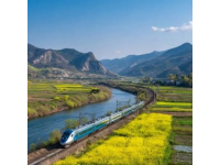 五一假期铁路出行高峰来临，全国铁路将迎来持续八天的客流高峰