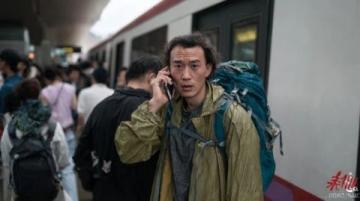 近日,一名男子搭乘高铁时坐过了站,他原本该在常熟站下车,却因注意力分散