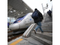 我国最北端高铁里程碑：行程从7小时缩短至2小时，首趟测试列车正式启程。