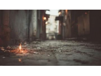 绿皮火车禁烟大辩论：公共空间应如何平衡个人习惯与健康权利？