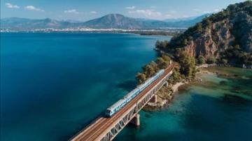 渤海湾惊现空中列车：30年一遇带状海市蜃楼震撼全景