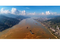 渤海湾惊现空中列车：30年一遇带状海市蜃楼震撼全景