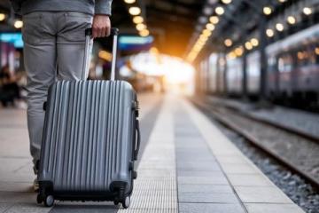 地面轨道上的不同路径, 同一终点的列车之旅