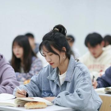 北京至和田:用爱与耐心点亮特殊教育之光