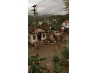 重庆因强降雨暂停3趟始发列车运营，注意出行调整与信息查询