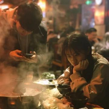 沪宁线火车上的南京盐水鸭奇遇：90 年代乘务员赠免费品尝，难忘旅途美食回忆