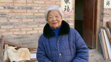 列车工作人员21小时悉心照看迷路祖孙，安全送至温州与家人团聚
