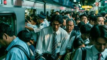 并行旅途中的同伴：同行列车员